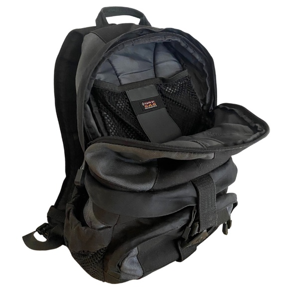 TAMRAC SAS Professional Padded Camera Backpack BLACK/GREY 15” - Picture 5 of 13
